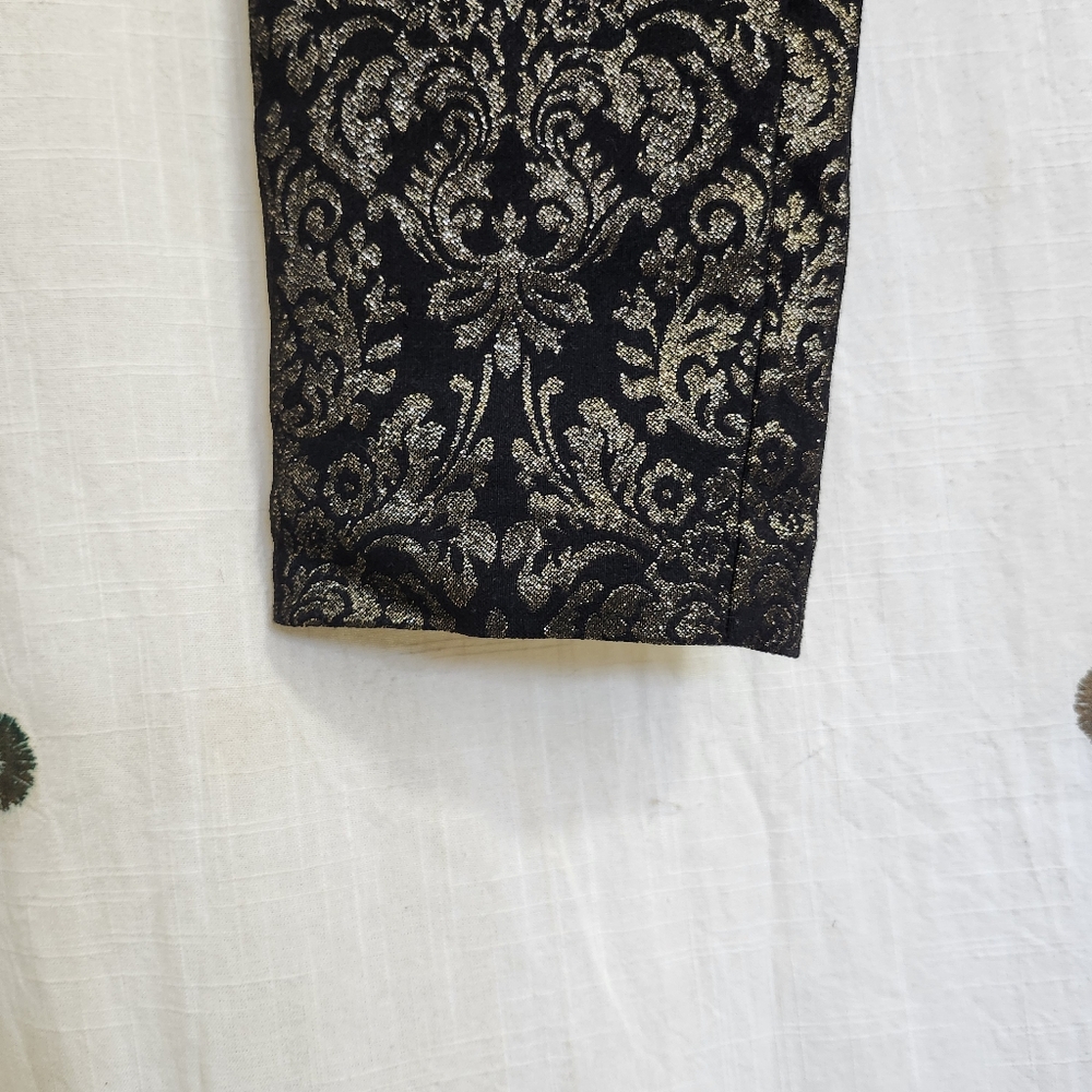 Worthington Black and Gold Patterned Cropped Pants - Picture 5 of 7